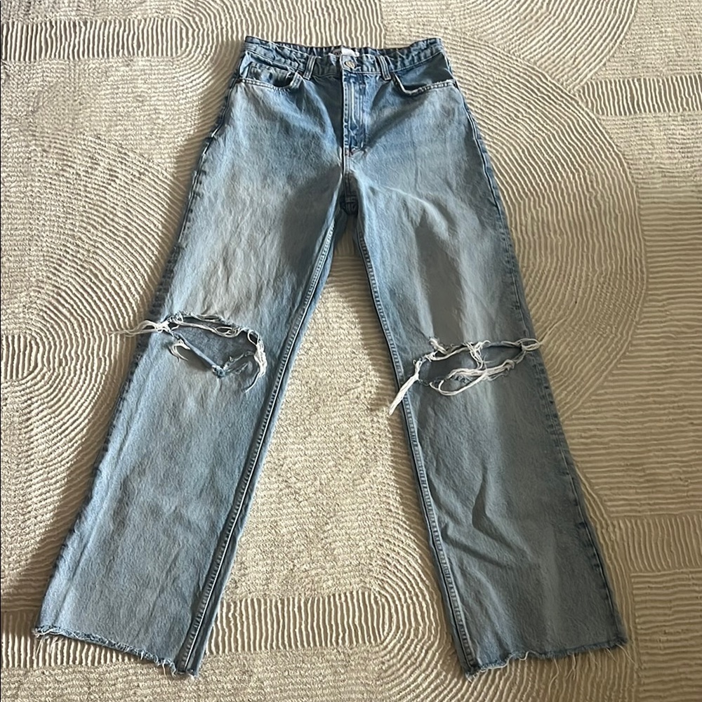 Zara Blue Straight Leg Jeans with Relaxed Fit